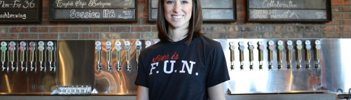 woman-in-front-of-table-1267315 inglés